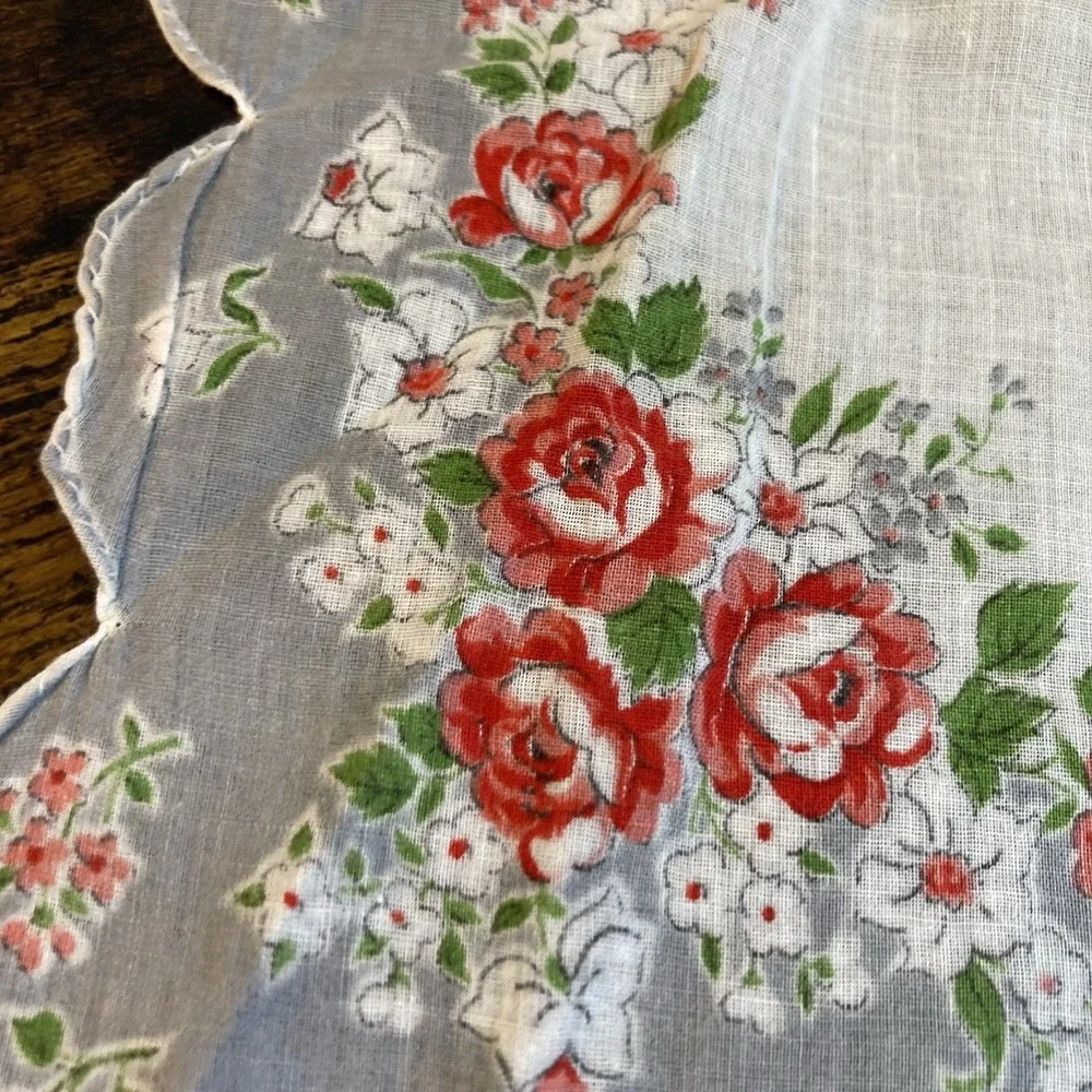 Vintage Floral Handkerchief‎ Scalloped Edge Red Roses Cottagecore Linen 12